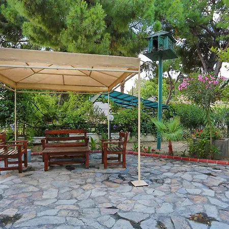 Melis Kuşadası